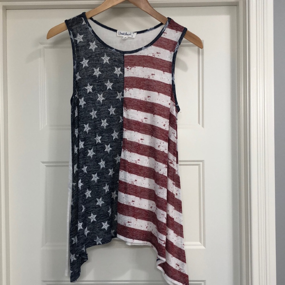 Cloud Chaser Red, white & blue flag tank NWOT